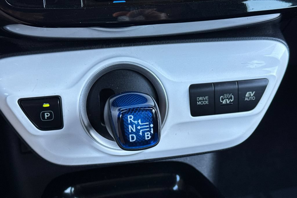 Used 2017 Toyota Prius Prime Plus FWD image 21