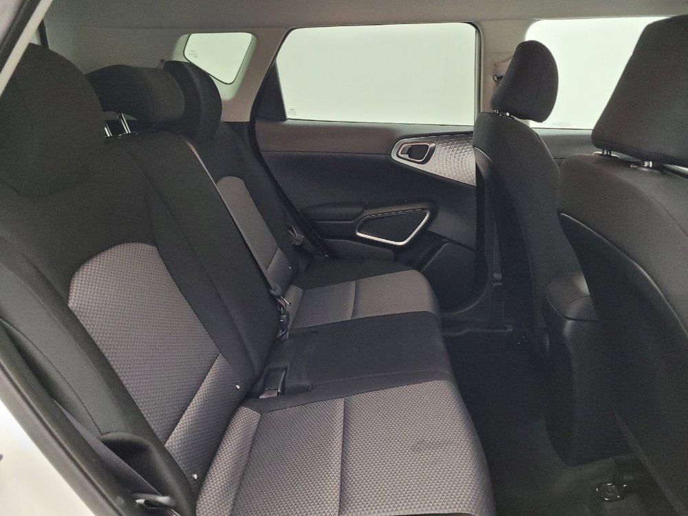 Used 2025 Kia Soul LX w/ LX Technology Package image 19