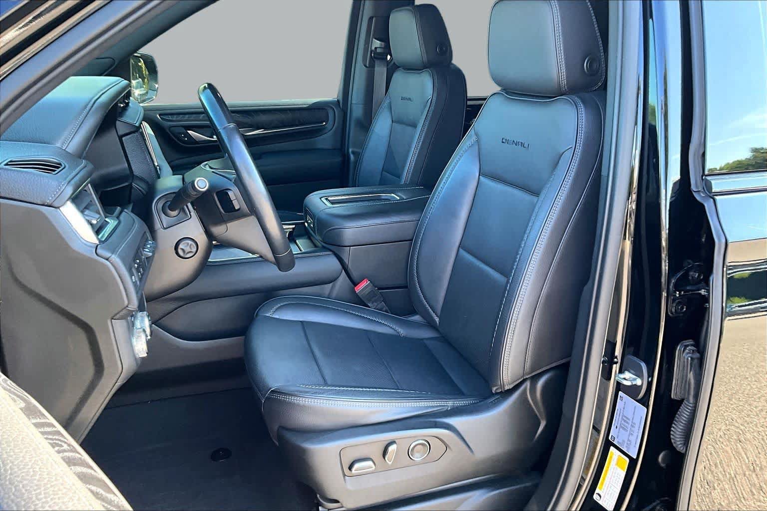 Used 2021 GMC Yukon Denali AWD/4WD image 7