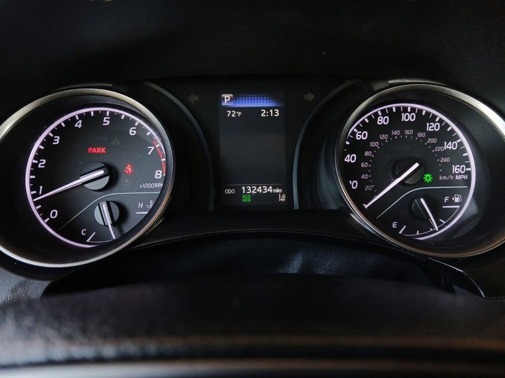Used 2022 Toyota Camry SE image 18
