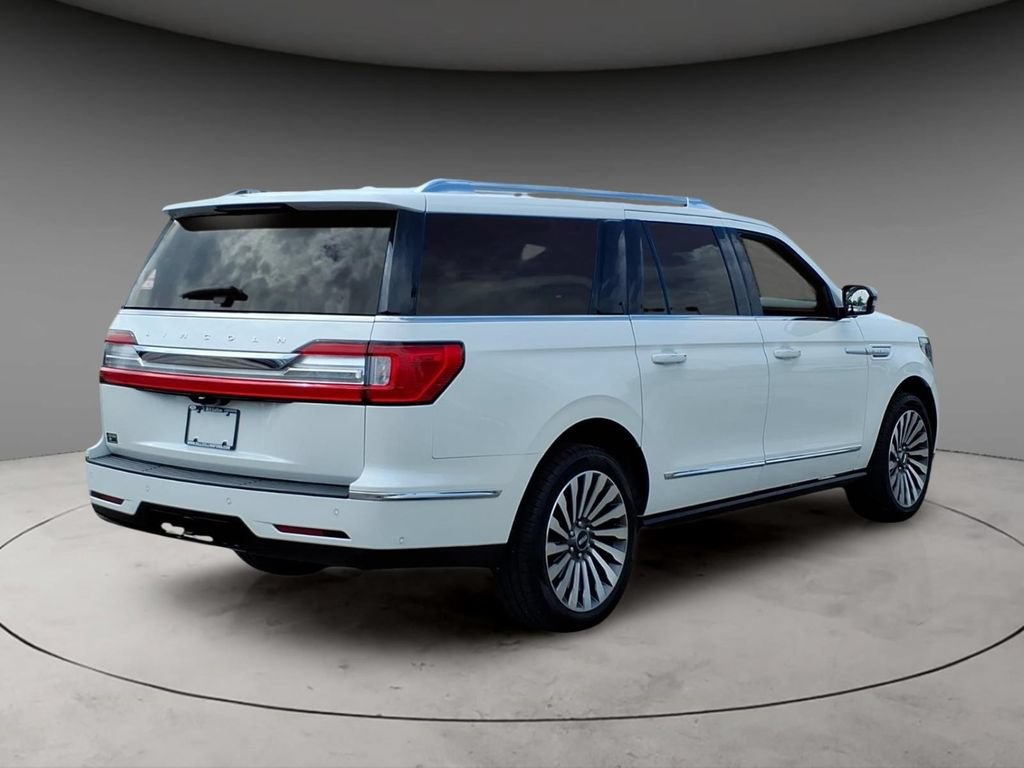 Used 2021 Lincoln Navigator L Reserve w/ Luxury Package AWD/4WD image 9