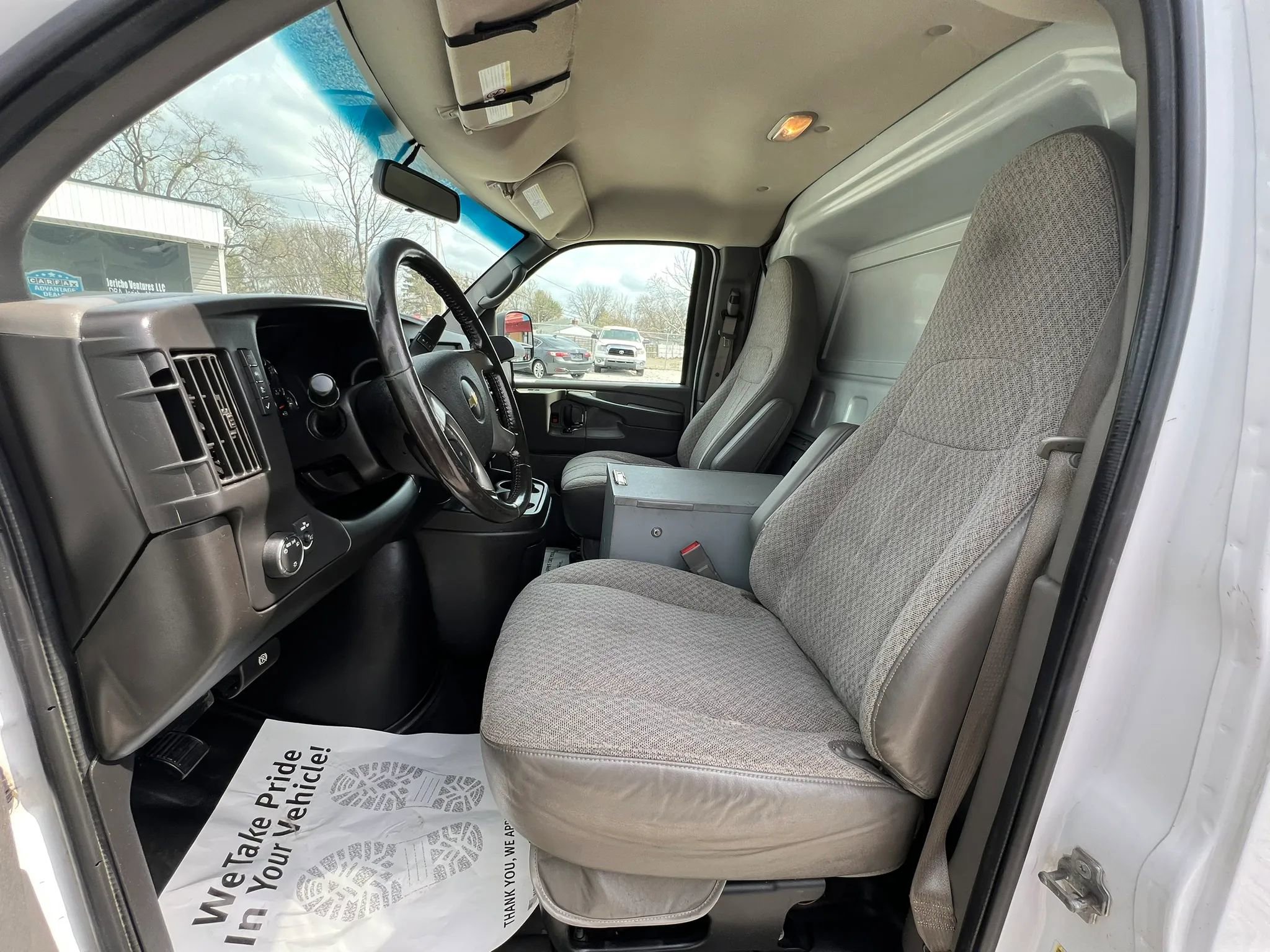 Used 2015 Chevrolet Express 2500 image 12