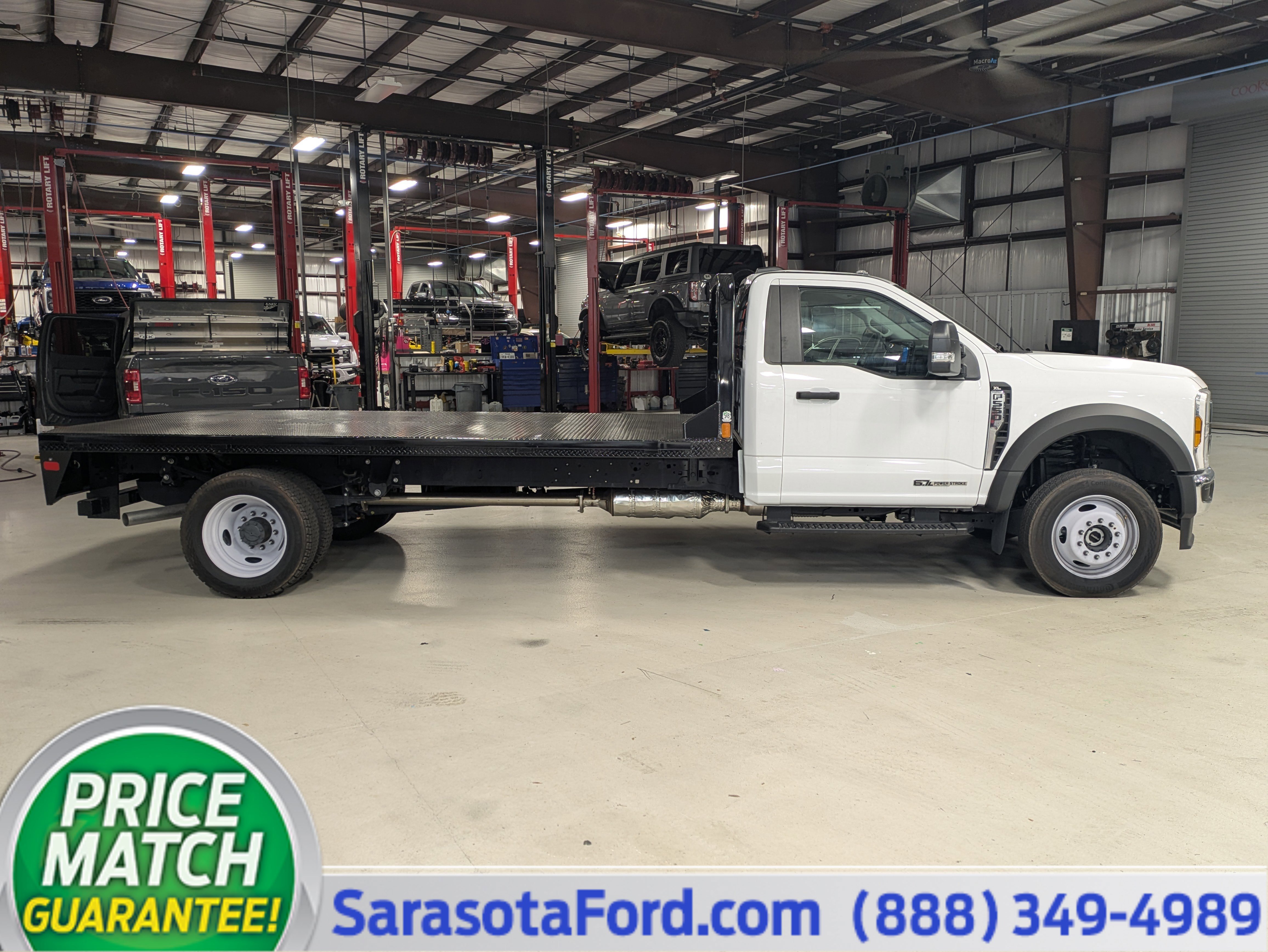 New 2025 Ford F550 4x4 Regular Cab Super Duty image 1