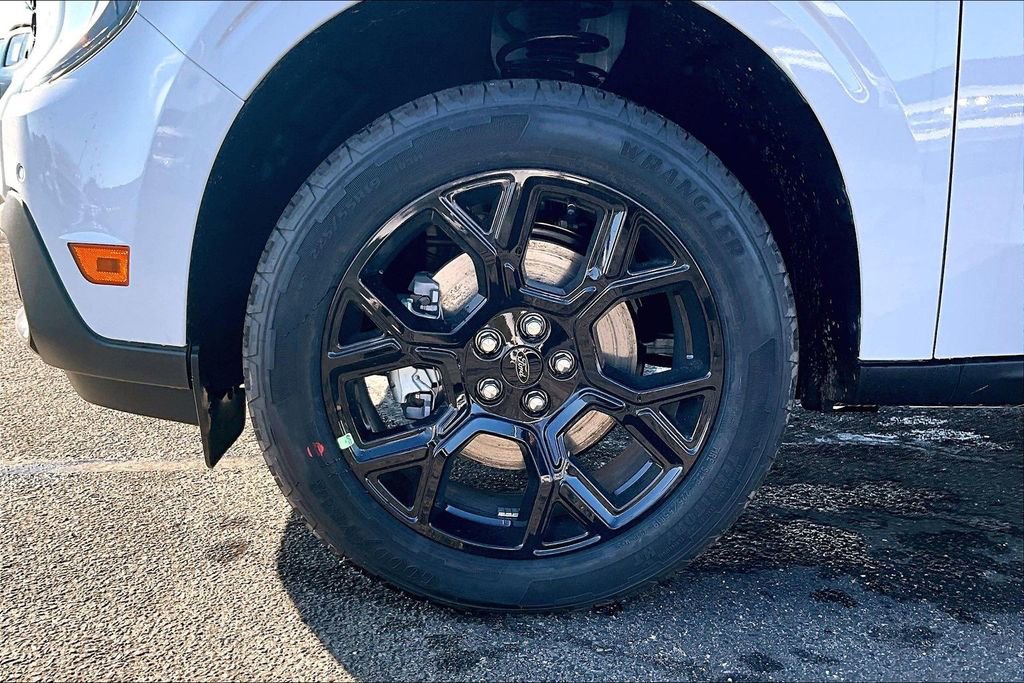 New 2026 Ford Maverick Lariat w/ Black Appearance Package image 12