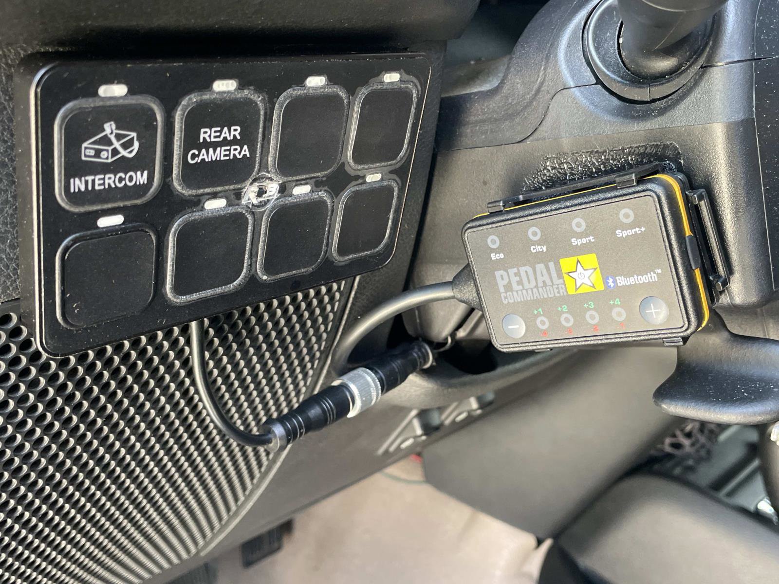 Used 2018 Jeep Wrangler Unlimited Sport w/ Connectivity Group AWD/4WD image 10