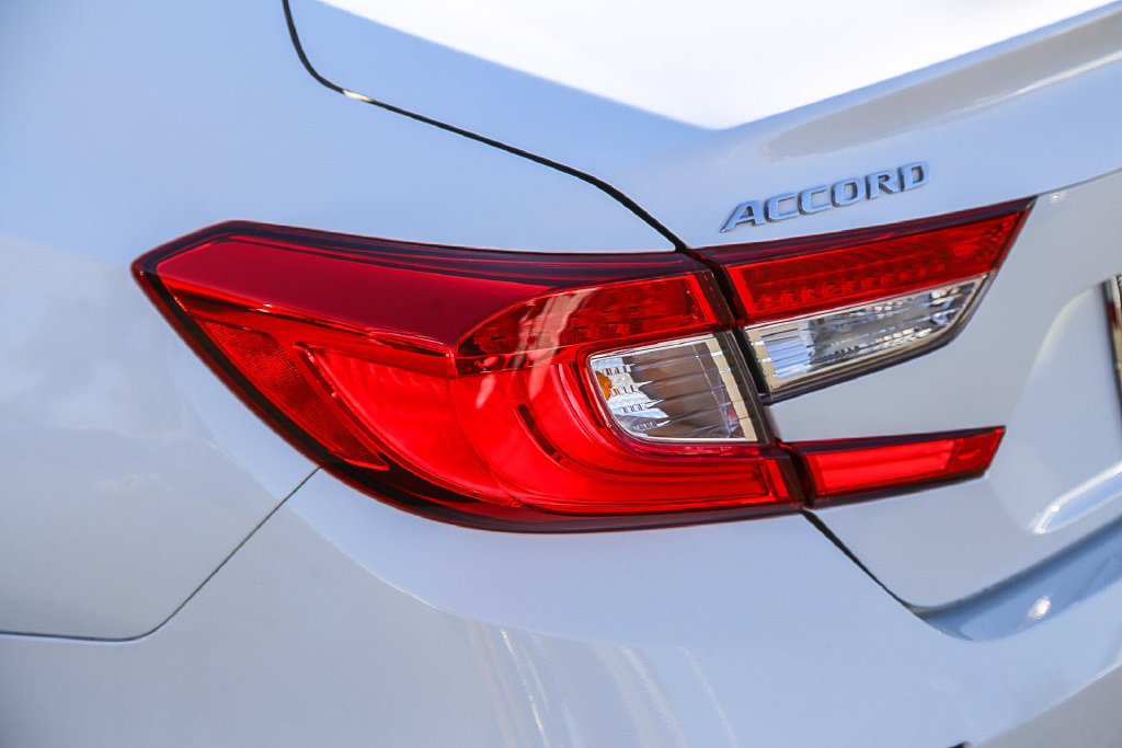 Used 2019 Honda Accord LX image 10