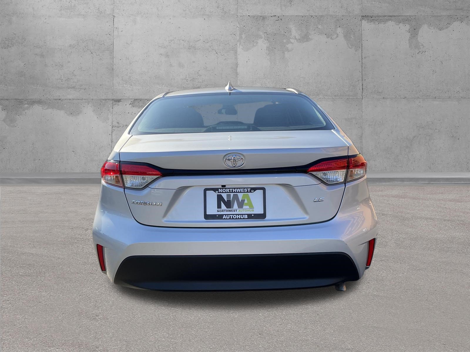 Used 2025 Toyota Corolla LE FWD image 4