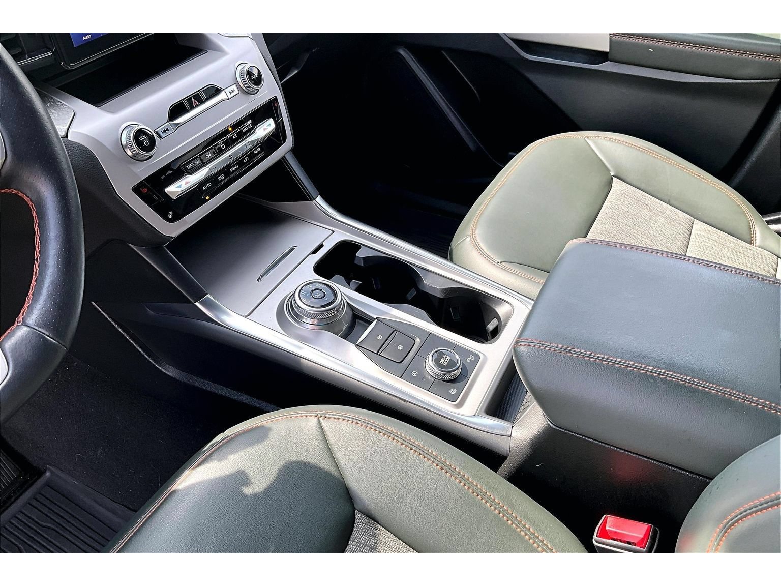 Used 2024 Ford Explorer Timberline w/ Timberline Technology Package AWD/4WD image 25