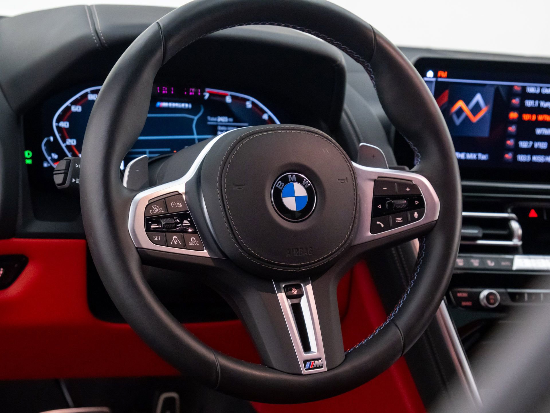 Certified 2025 BMW M850i xDrive Coupe AWD/4WD image 12
