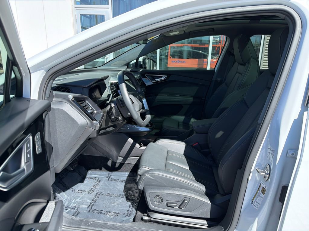 Used 2024 Audi Q4 e-tron Premium Plus w/ Premium Plus image 9