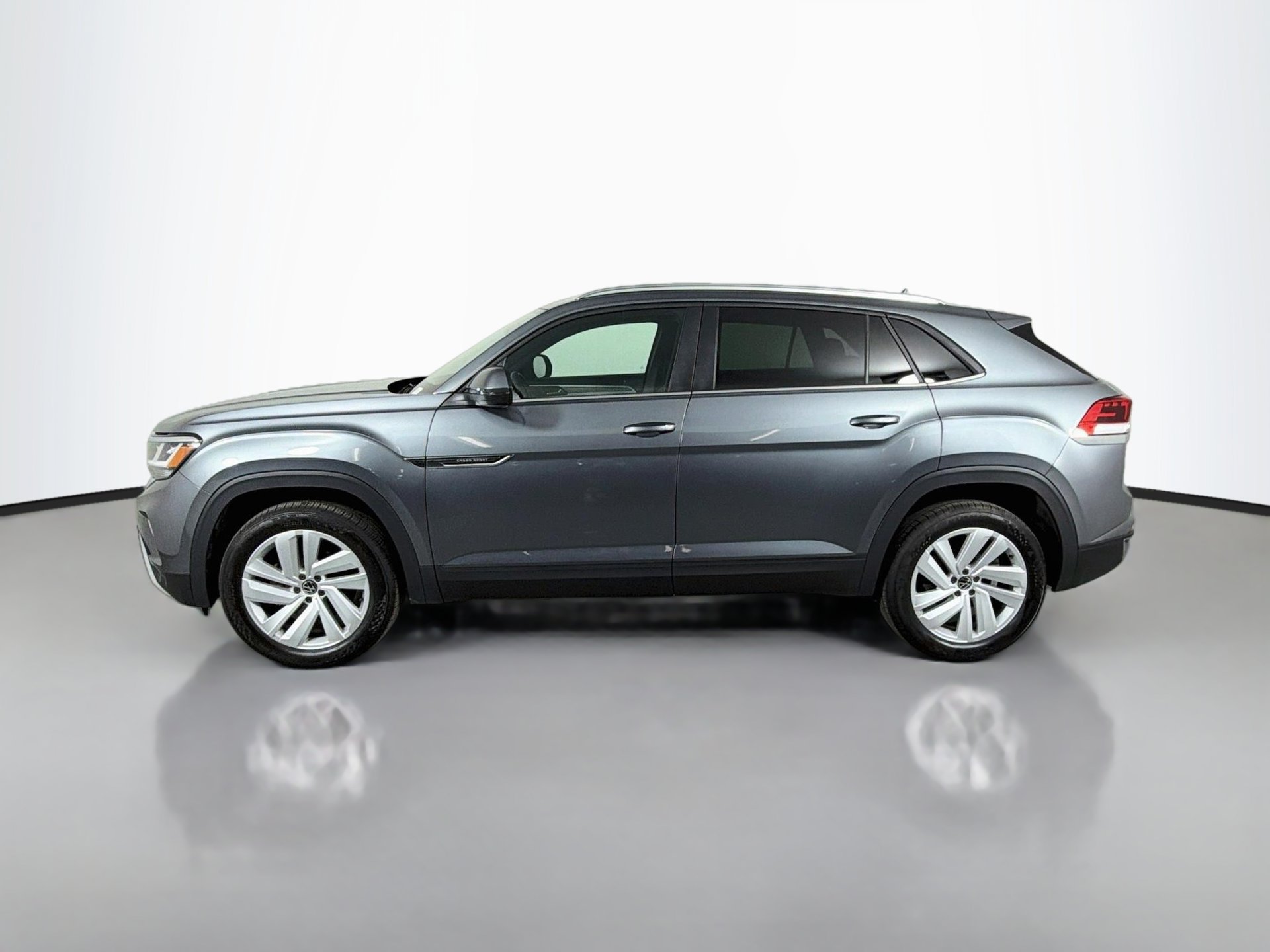 Certified 2023 Volkswagen Atlas Cross Sport SE FWD image 8
