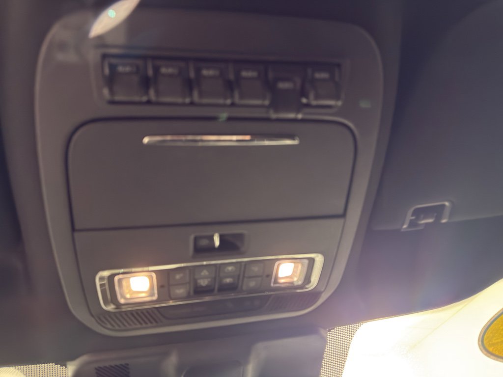 Used 2023 Ford F350 Platinum image 21