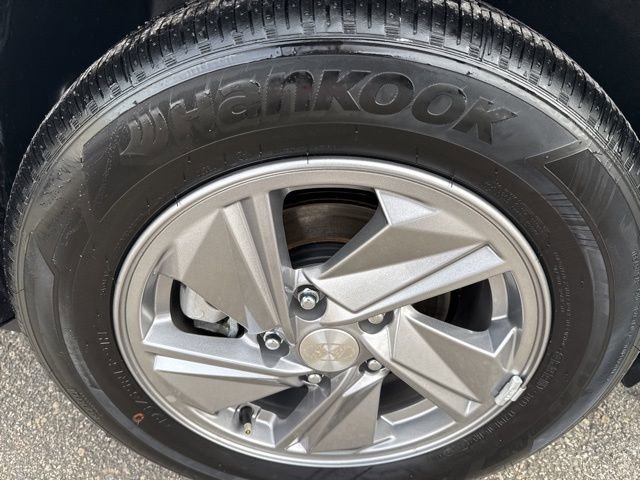 Certified 2025 Hyundai Elantra SE image 8