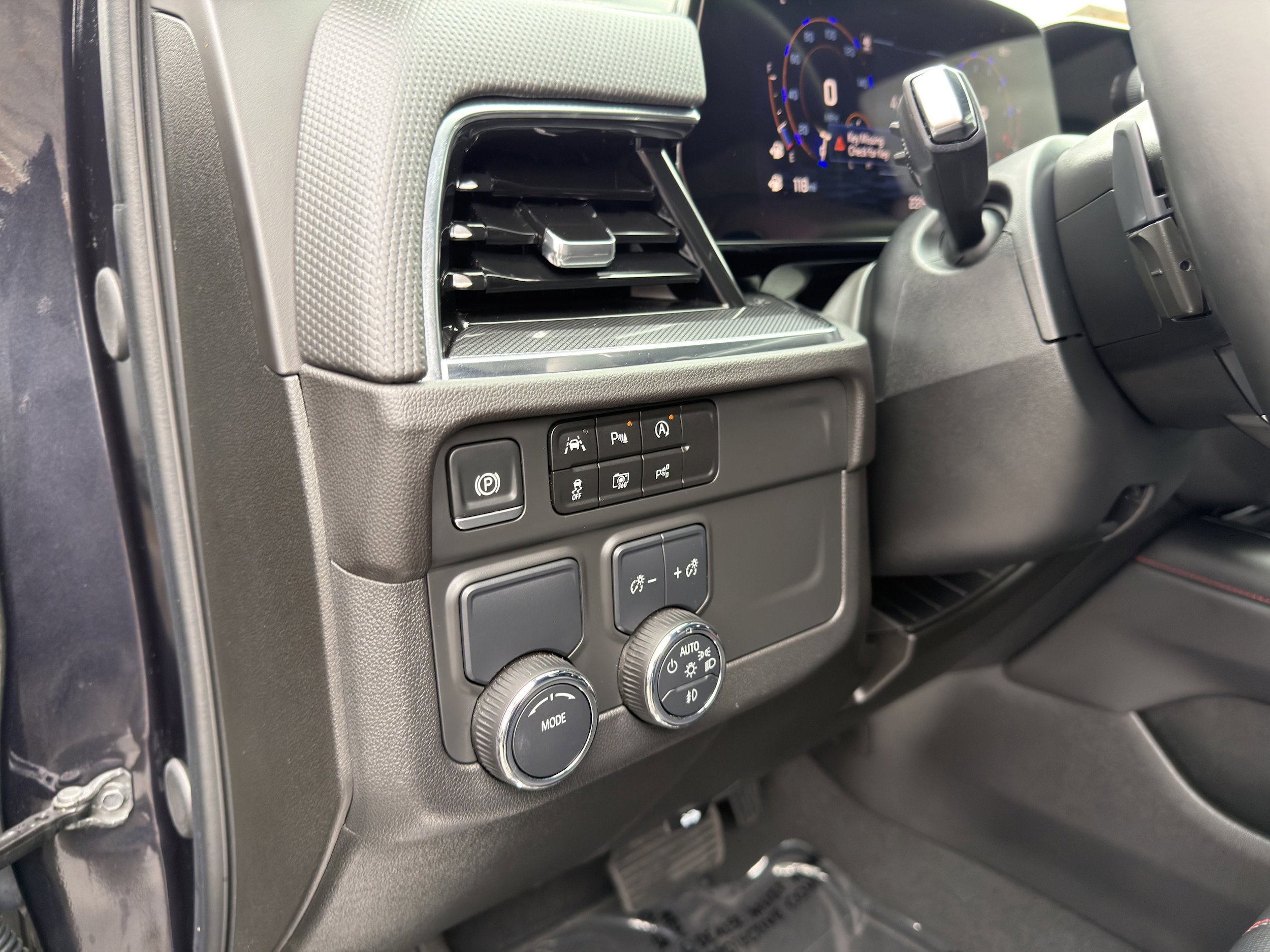 Used 2025 Chevrolet Tahoe RST RWD image 27