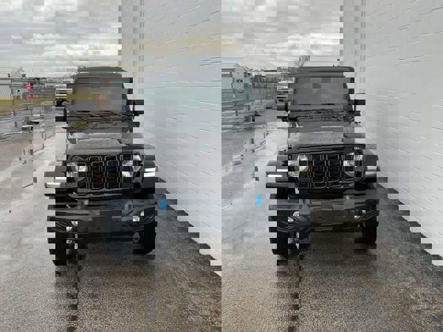 Used 2024 Jeep Wrangler Unlimited w/ Convenience Group image 5