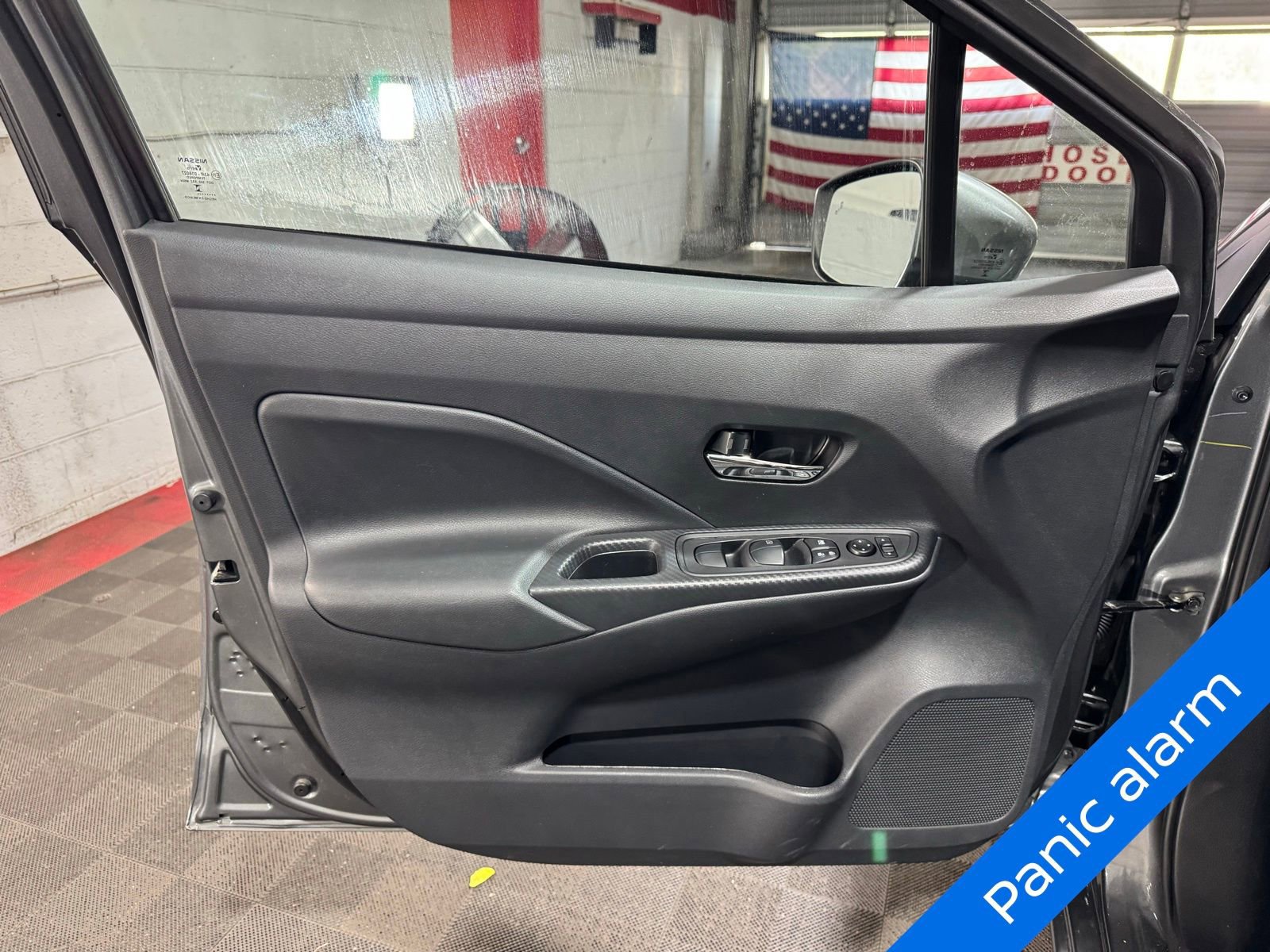 Used 2025 Nissan Versa SV image 11