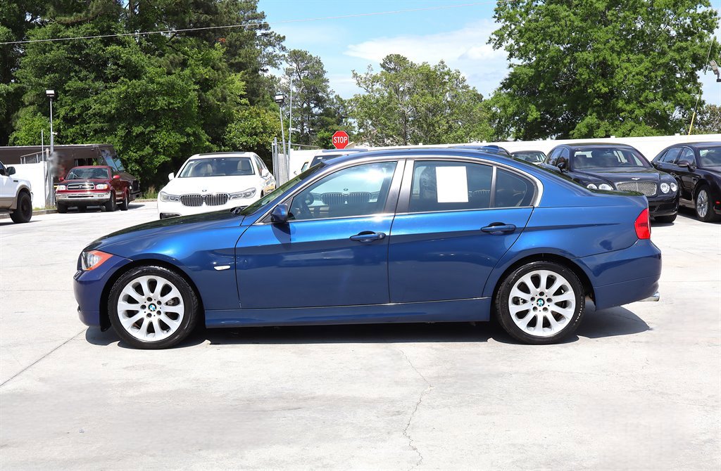 Used 2006 BMW 330xi Sedan AWD/4WD image 4