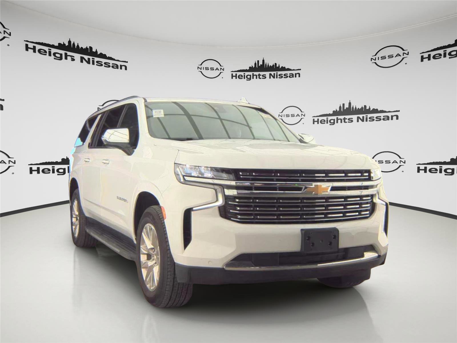 Used 2023 Chevrolet Suburban Premier image 4