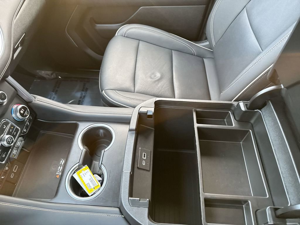 Used 2024 GMC Yukon SLT image 23