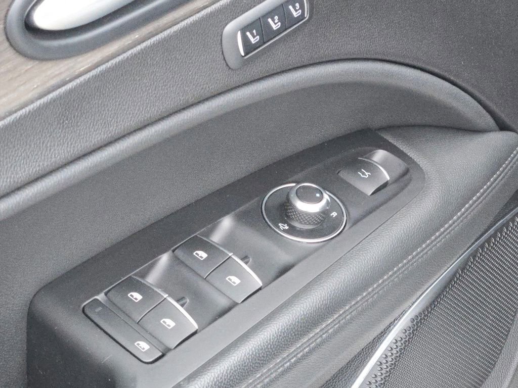 Used 2022 Alfa Romeo Stelvio Ti w/ Active Assist Plus Package image 33