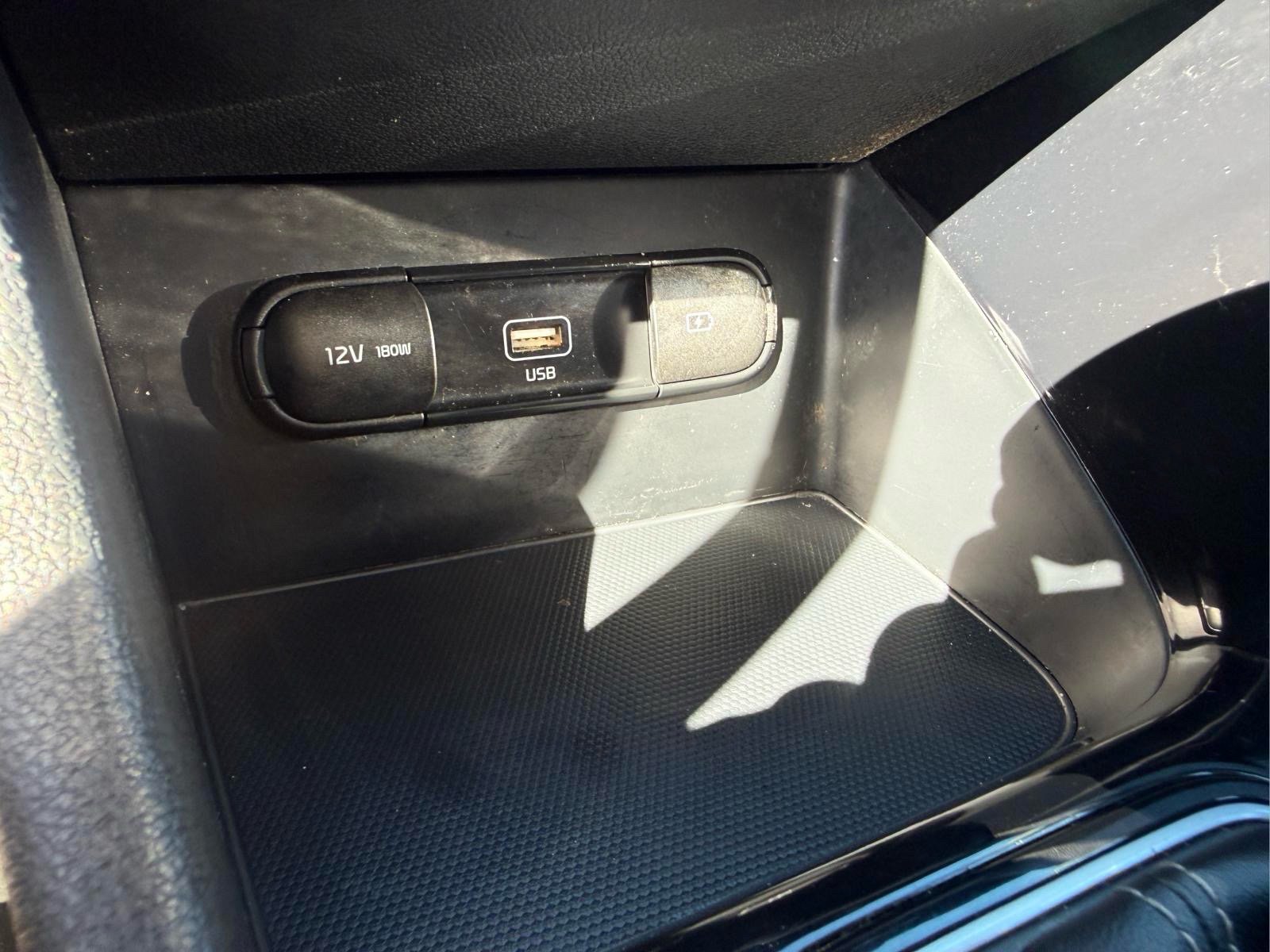 Used 2021 Kia Niro LXS FWD image 25