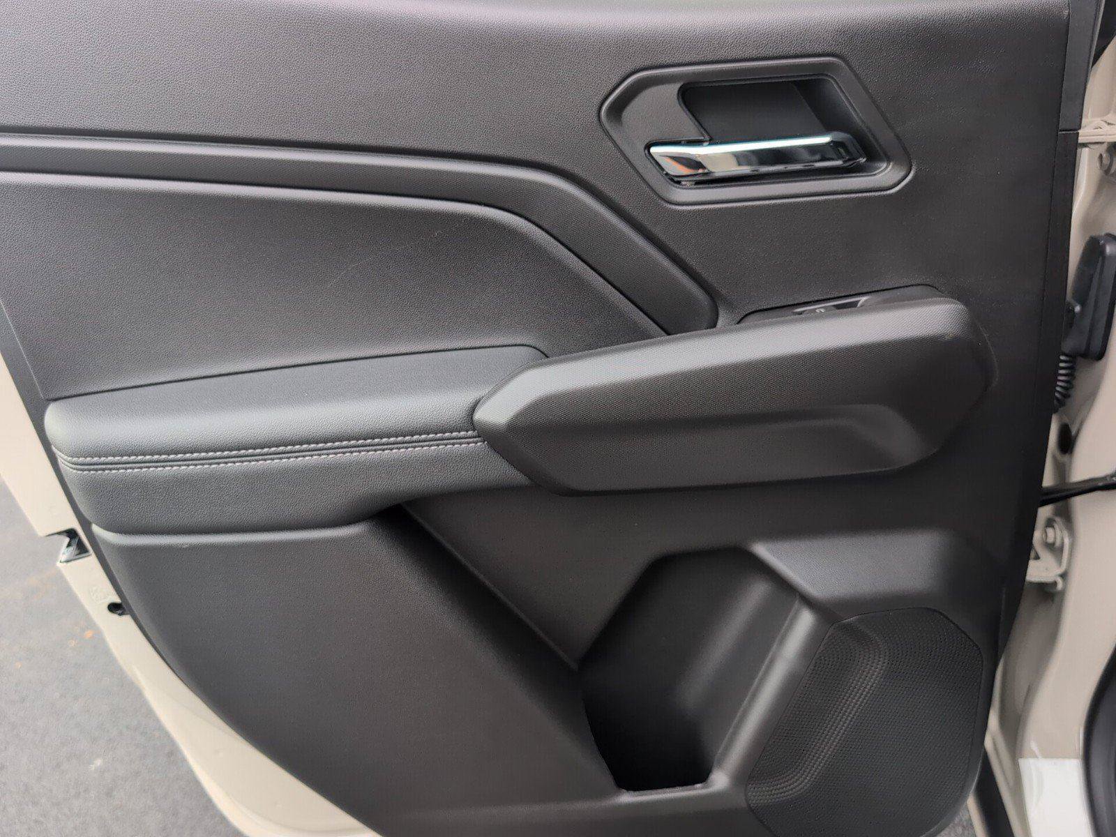 New 2026 GMC Canyon Elevation w/ Convenience Package RWD image 36