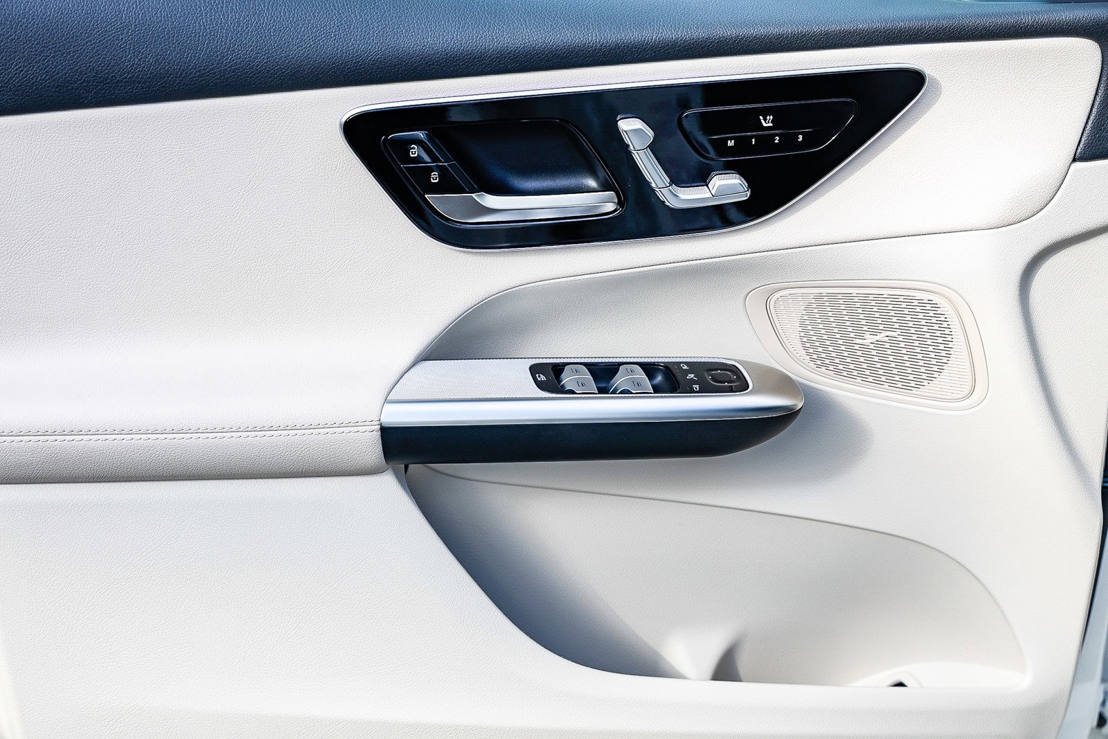 Certified 2025 Mercedes-Benz GLC 300 image 20