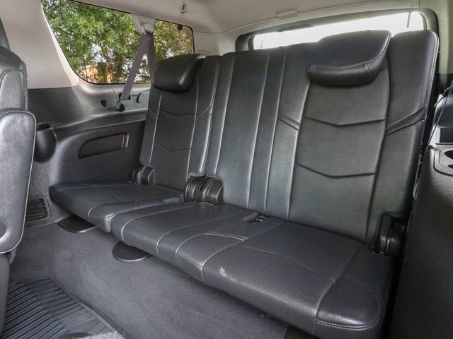 Used 2015 Cadillac Escalade ESV Luxury RWD image 29