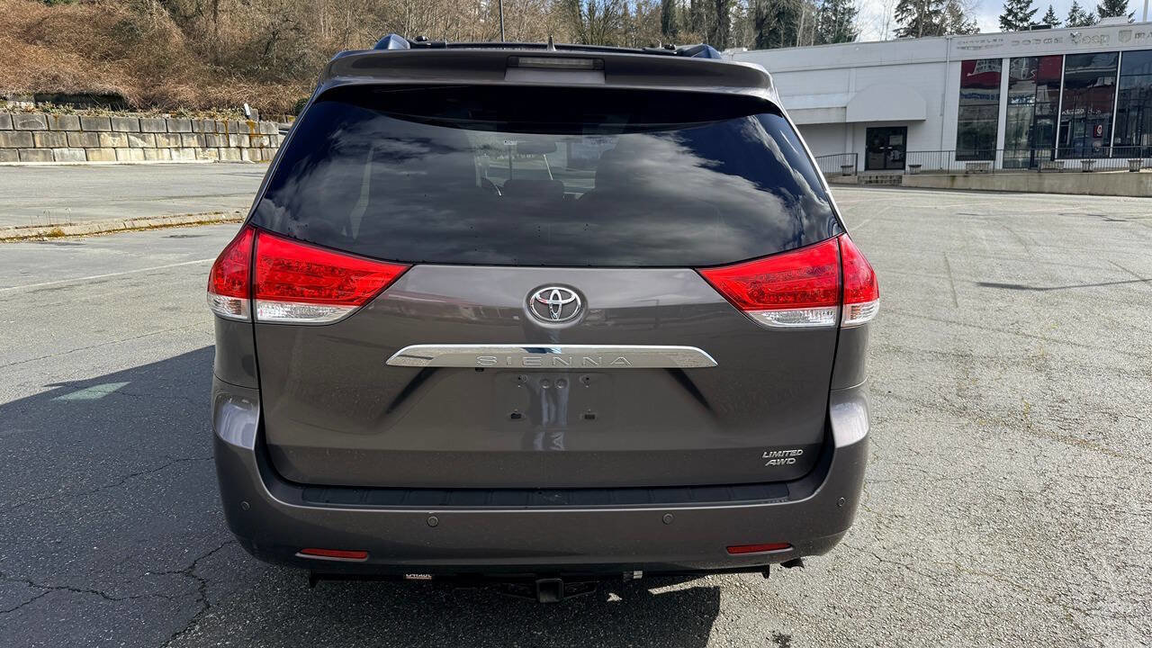 Used 2012 Toyota Sienna Limited w/ Premium Pkg image 9