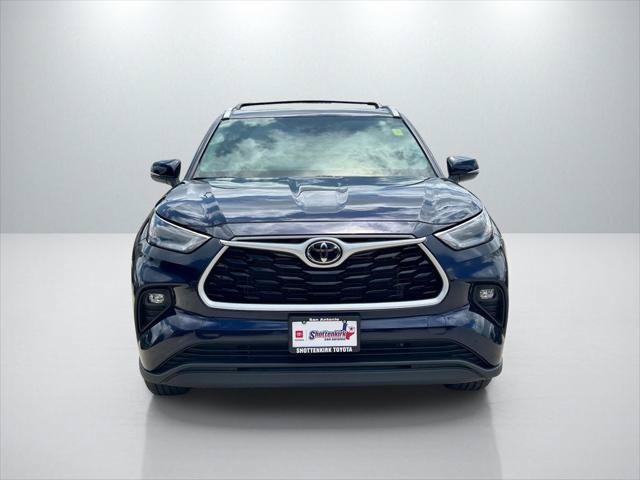 Certified 2026 Toyota Highlander XLE AWD/4WD image 2