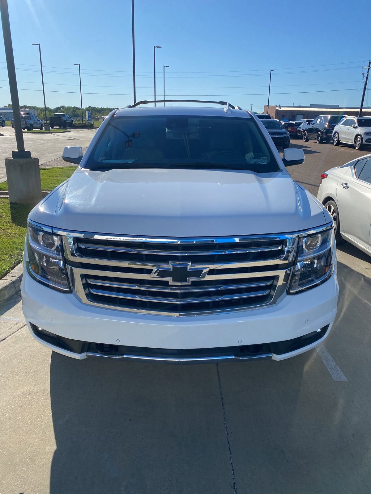 Used 2020 Chevrolet Suburban LT image 2