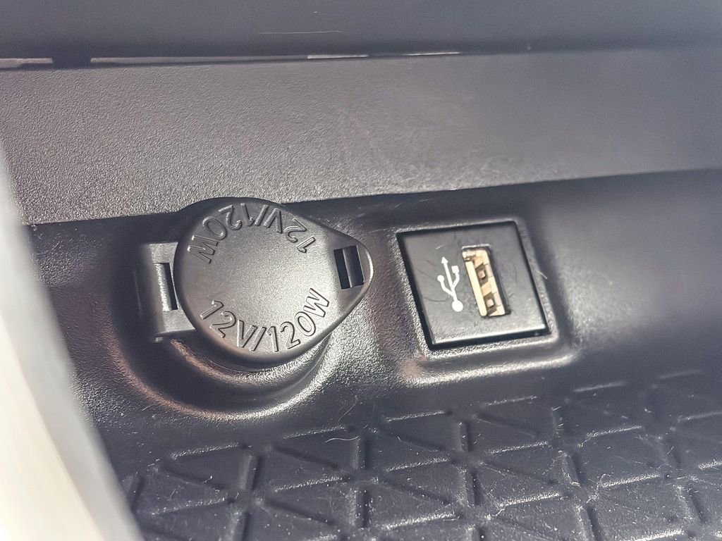 Used 2023 Toyota RAV4 LE AWD/4WD image 30