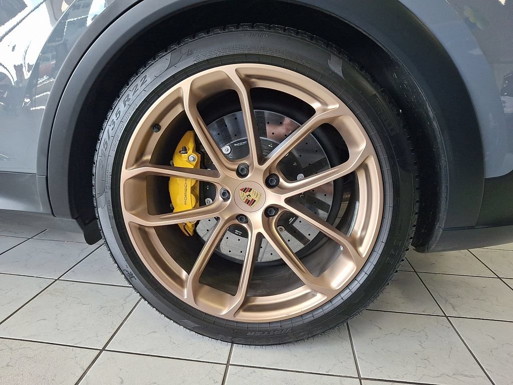Used 2024 Porsche Cayenne Turbo GT AWD/4WD image 9