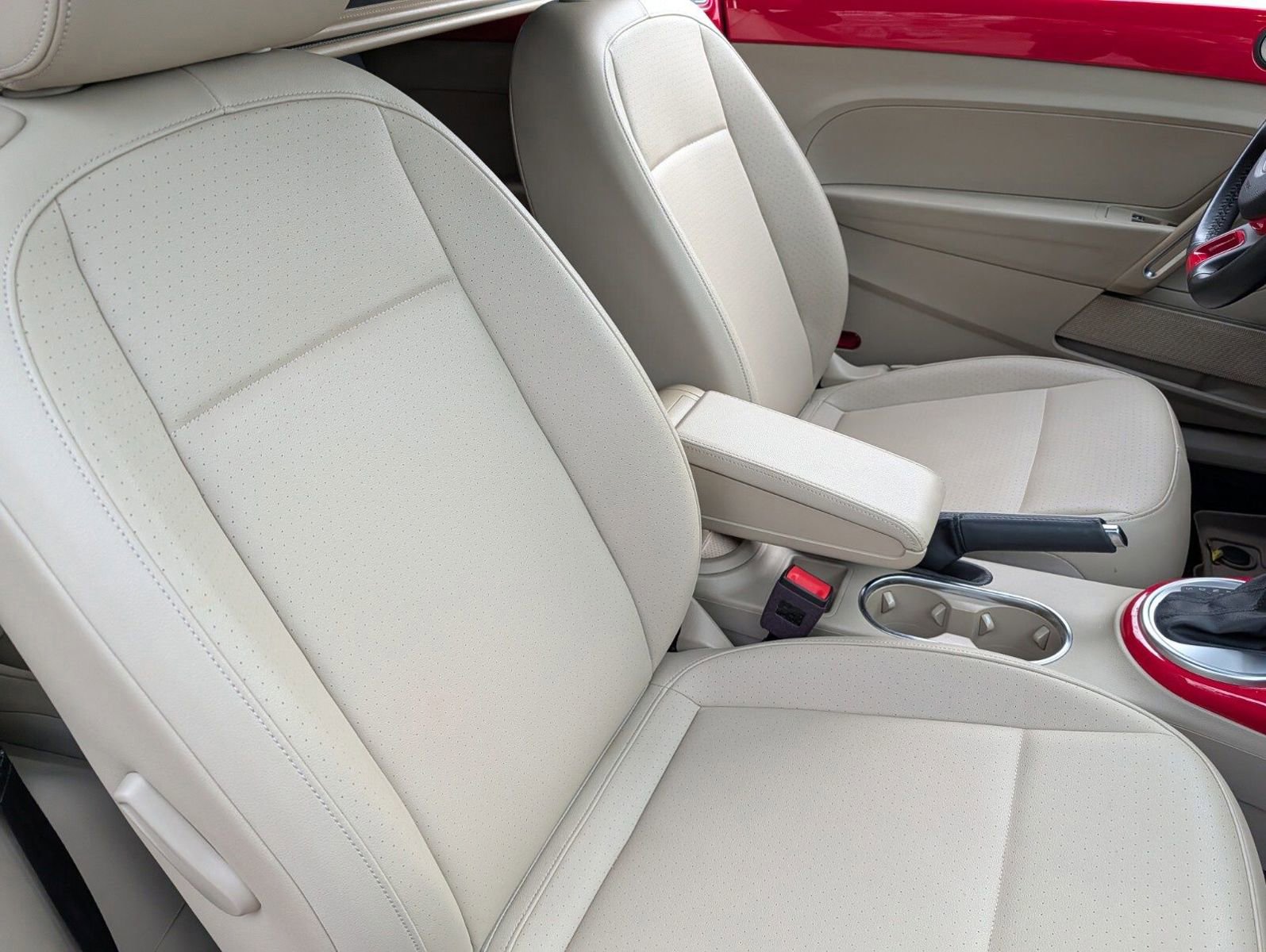 Used 2019 Volkswagen Beetle 2.0T image 20