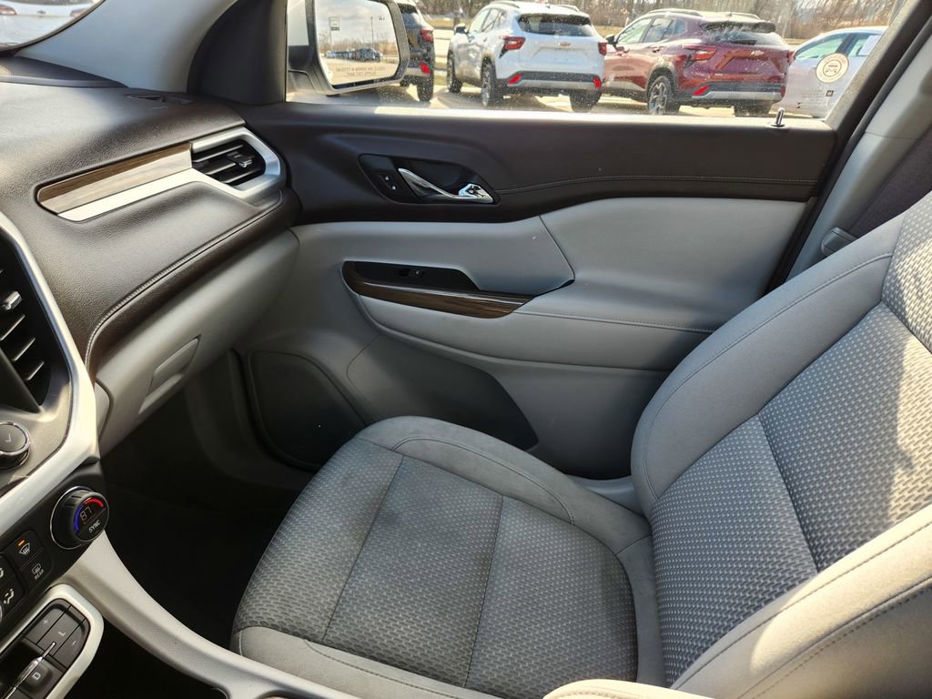 Used 2022 GMC Acadia SLE FWD image 15