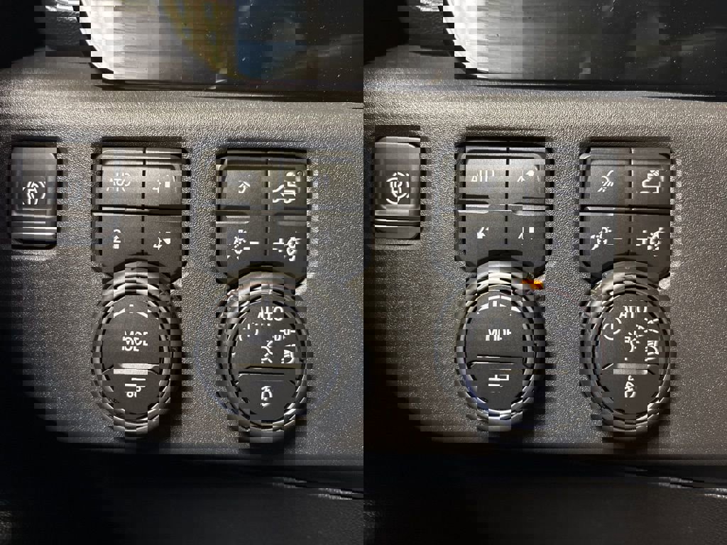 Certified 2022 Chevrolet Silverado 1500 LTZ image 27