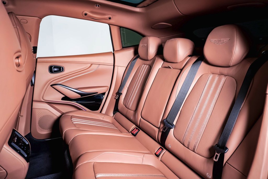 New 2025 Aston Martin DBX 707 image 19