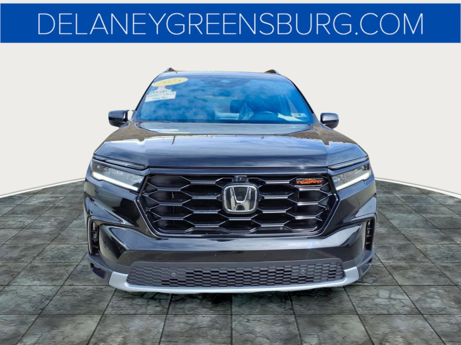 Used 2025 Honda Pilot TrailSport image 9