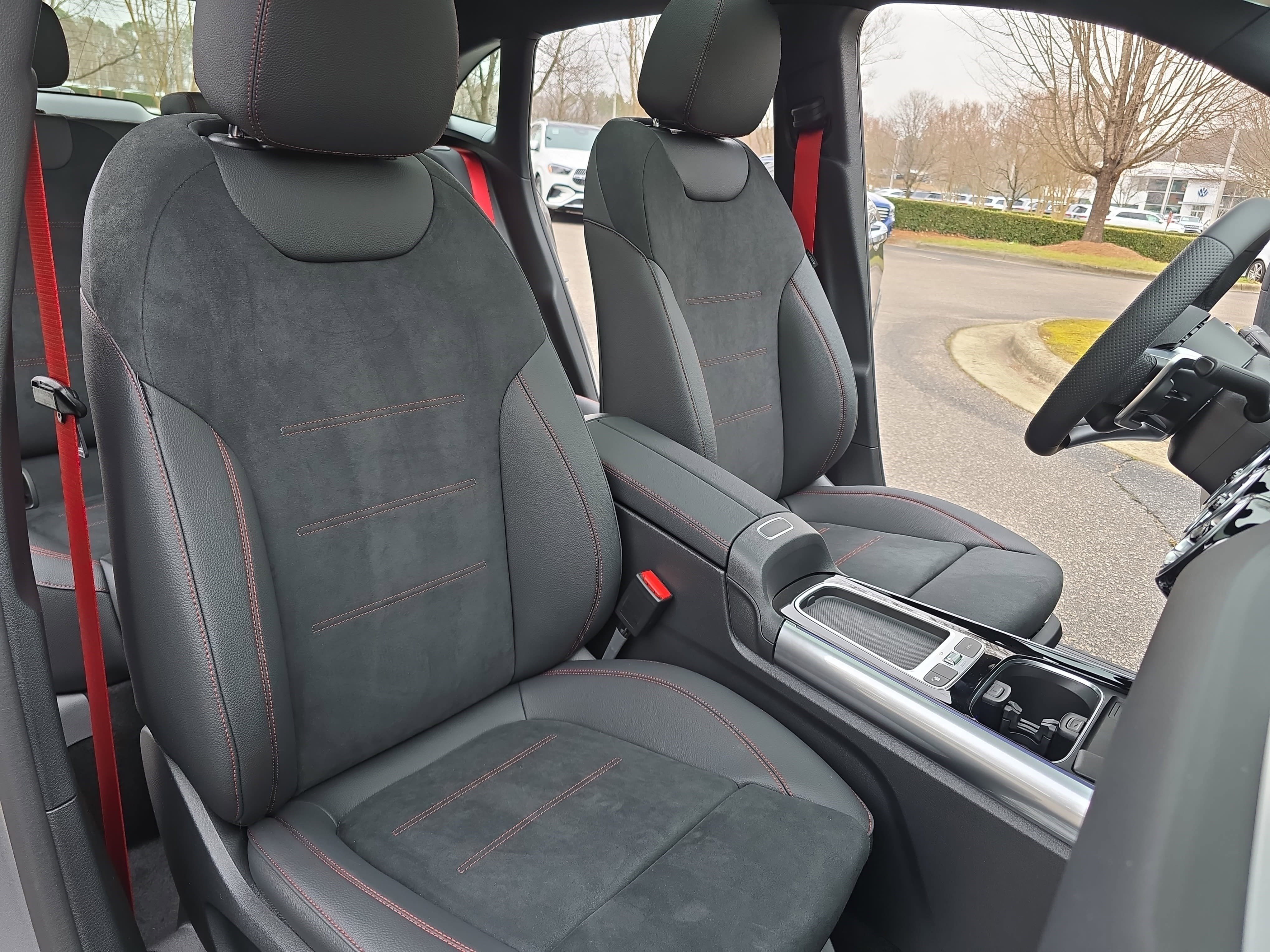 New 2026 Mercedes-Benz GLA 35 AMG 4MATIC image 10