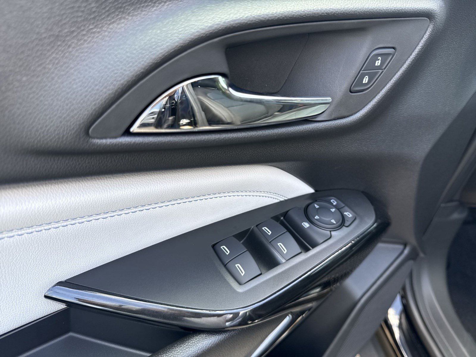 New 2026 Chevrolet Trax LT w/ Sunroof Package FWD image 11