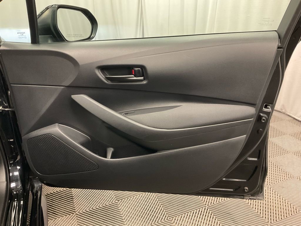Used 2023 Toyota Corolla LE image 29