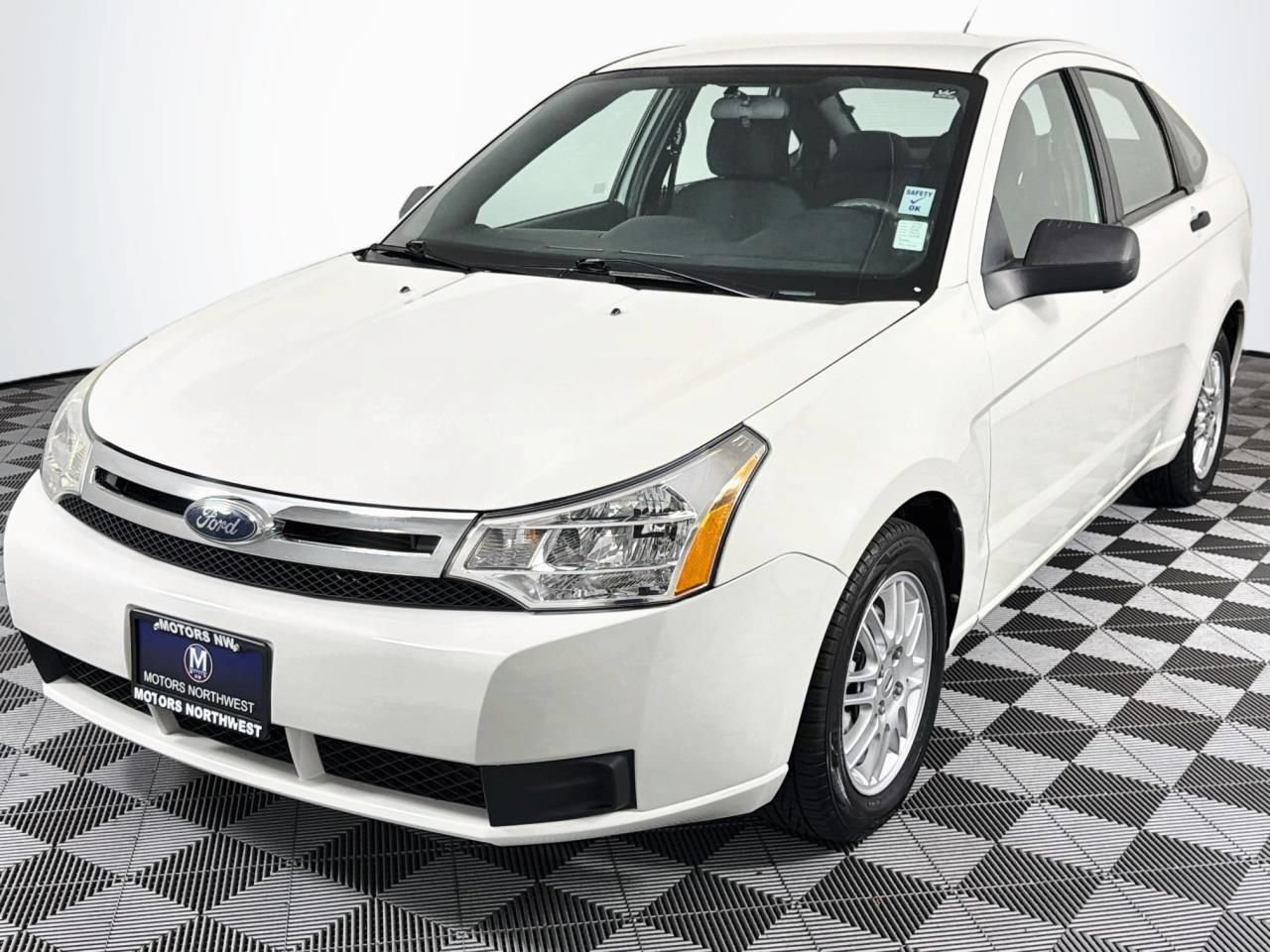 Used 2010 Ford Focus SE FWD image 5