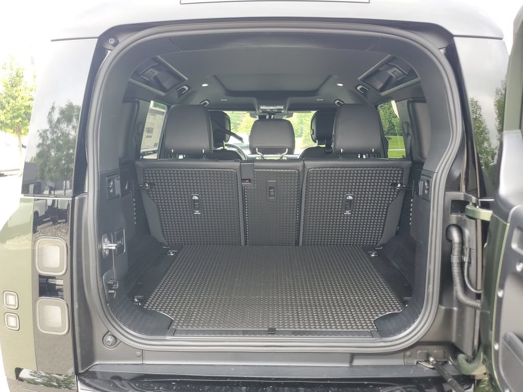 New 2026 Land Rover Defender 110 X-Dynamic SE AWD/4WD image 29