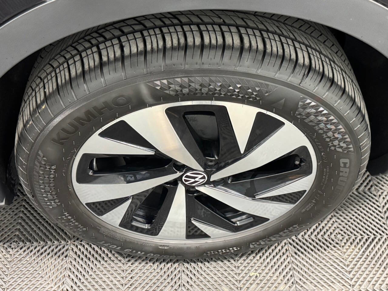 Used 2023 Volkswagen ID.4 S image 53