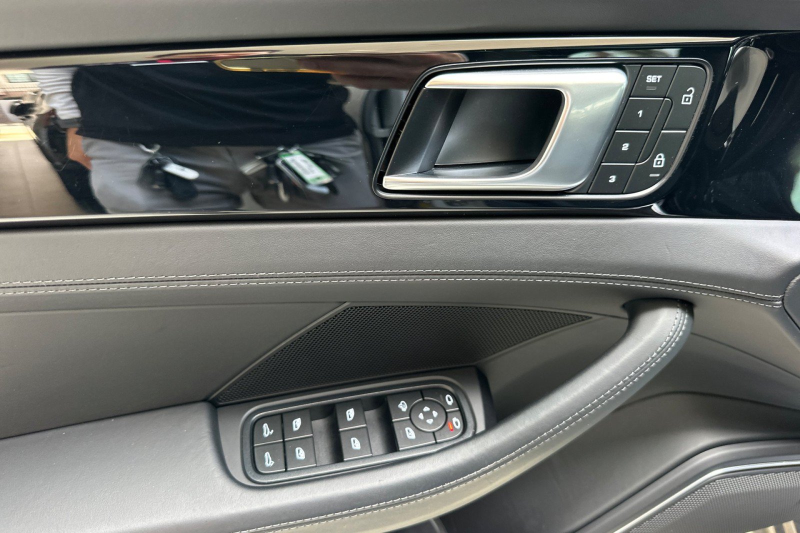 Certified 2023 Porsche Panamera 4S AWD/4WD image 12