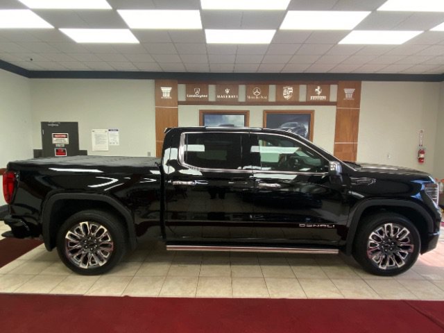 Used 2024 GMC Sierra 1500 Denali Ultimate AWD/4WD image 10