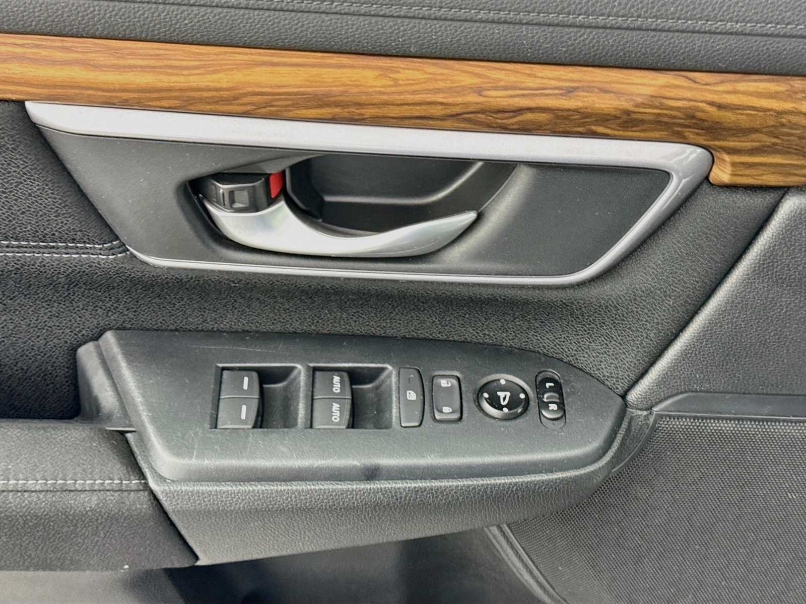 Used 2017 Honda CR-V EX image 15