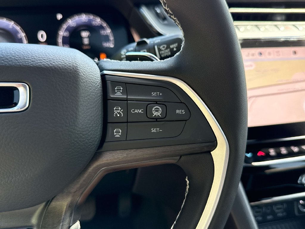 New 2027 Jeep Grand Cherokee Altitude AWD/4WD image 25