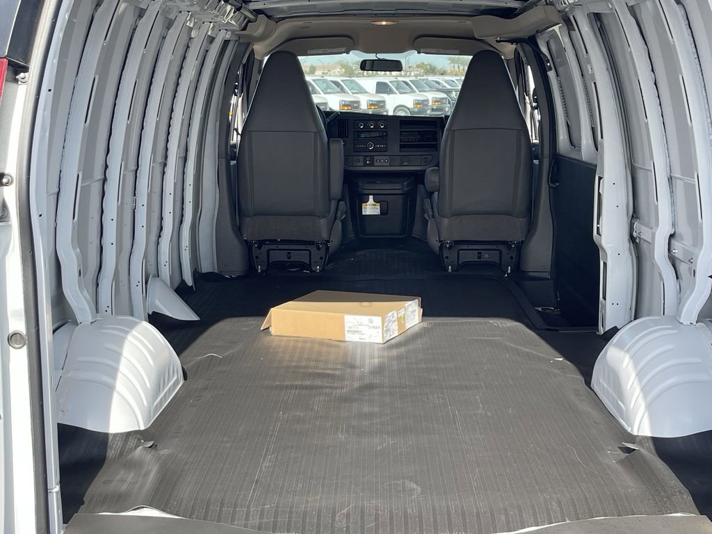 New 2025 GMC Savana 2500 Extended w/ Driver Convenience Package image 26