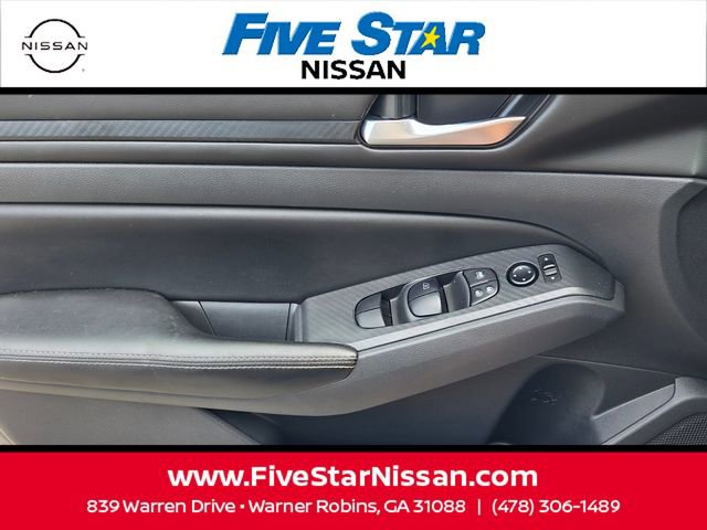 Used 2024 Nissan Altima 2.5 SV FWD image 29